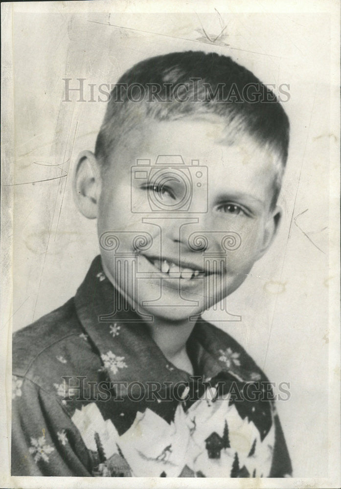 1957 Press Photo Folks want Richard Kozmin, 11, to return to Russia - Historic Images