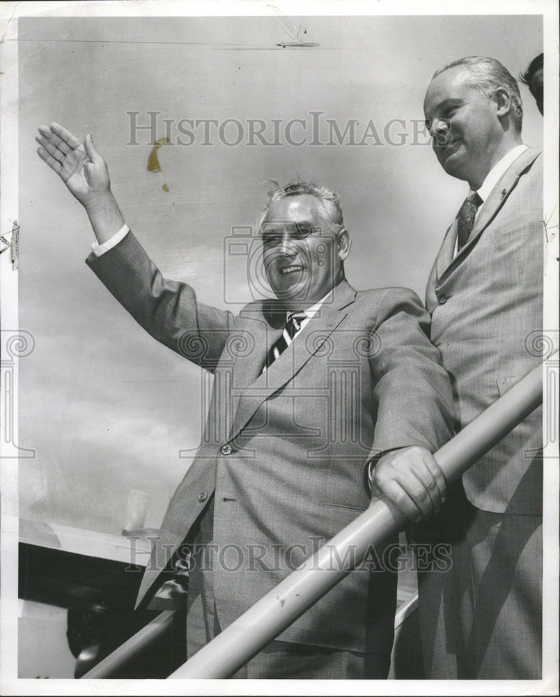 1989 Press Photo Midway Airport Prime Minister Frel. R. Kozlov - Historic Images