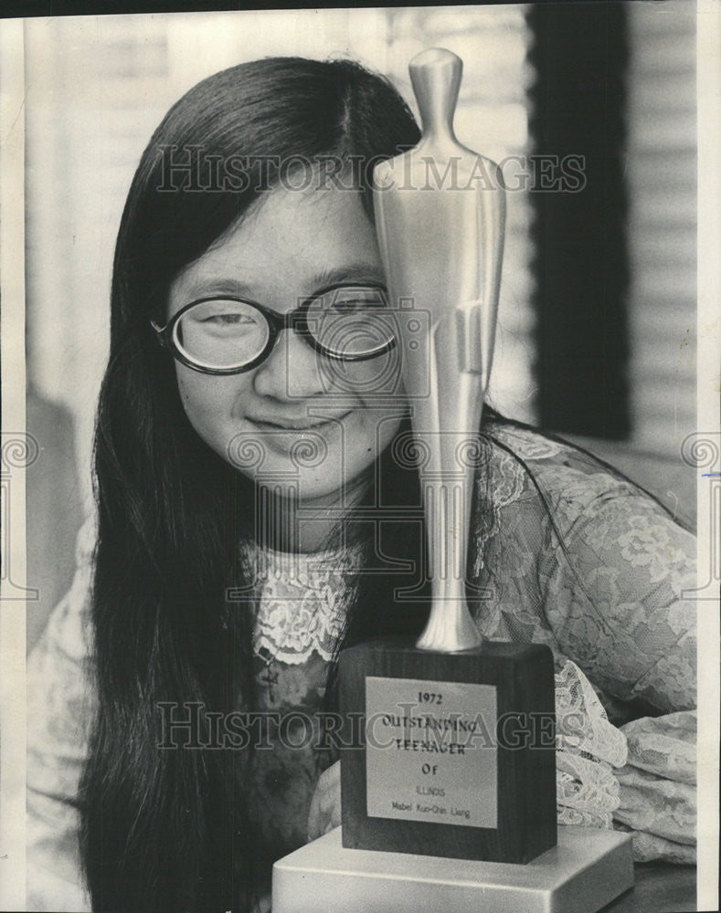 1972 Press Photo Mabel Liang Outstanding Teenager Of The Year - Historic Images