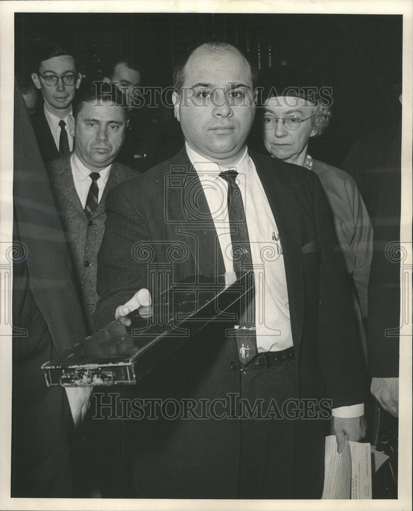 1964 Press Photo John Licastro Illinois State Treasury Official - Historic Images