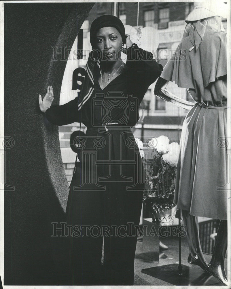 1976 Press Photo Fashion Designer Thelma Lewis - Historic Images