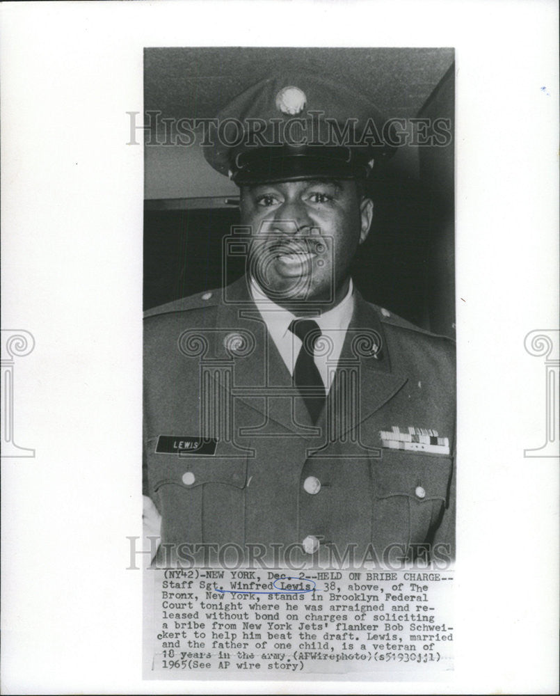 1965 Press Photo Staff Sgt Winfred Lewis Held On Bribe Charges - Historic Images