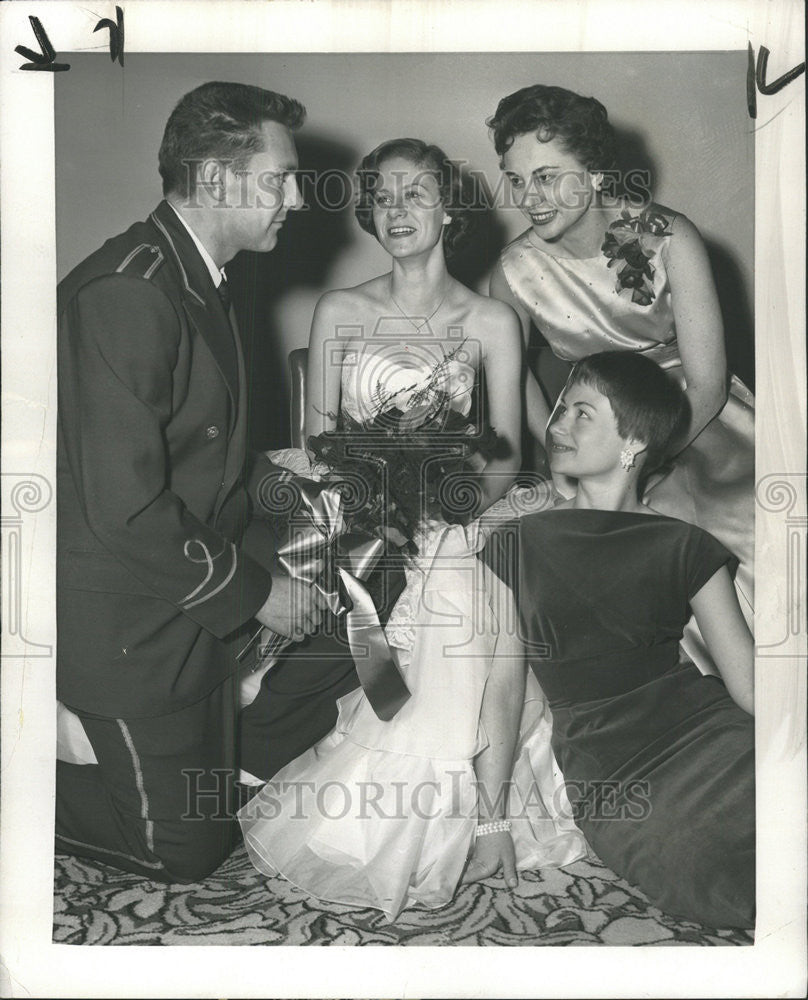 1960 Press Photo Larry Jarvis Judy Ley June Heiling Norma Nelson Beta Sigma Phi - Historic Images