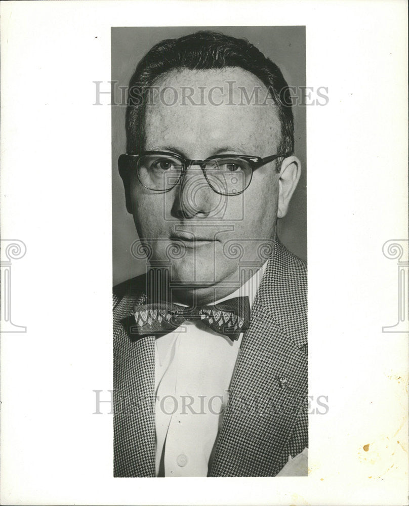 1960 Press Photo Justin L. Flaherty, Manager And Editor Of Herald-Tribune News - Historic Images