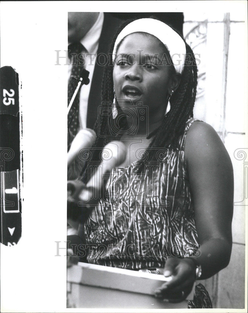 1991 Press Photo Sylwia Ewing American Writer &amp; Non-Profit Executive - Historic Images