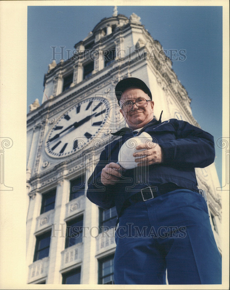 1987 Press Photo Ray Fitzgerald Maintenance Electrician for Wrigley Bridge - Historic Images