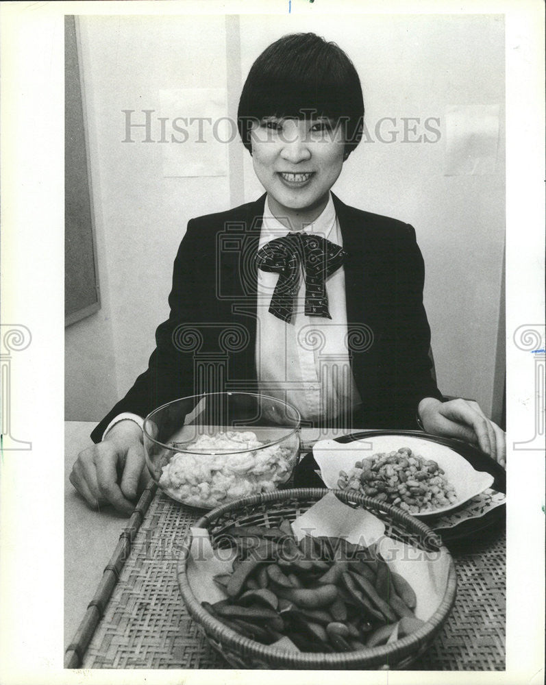 1983 Press Photo Nutty Taste Green Soybeans Nutritional Value - Historic Images