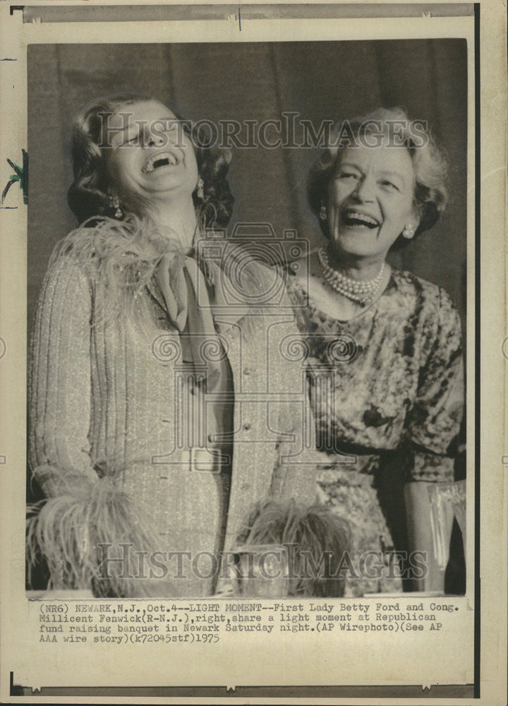 1975 Press Photo First Lady Betty Ford Millicent Fenwick Fund Raising Banquet - Historic Images