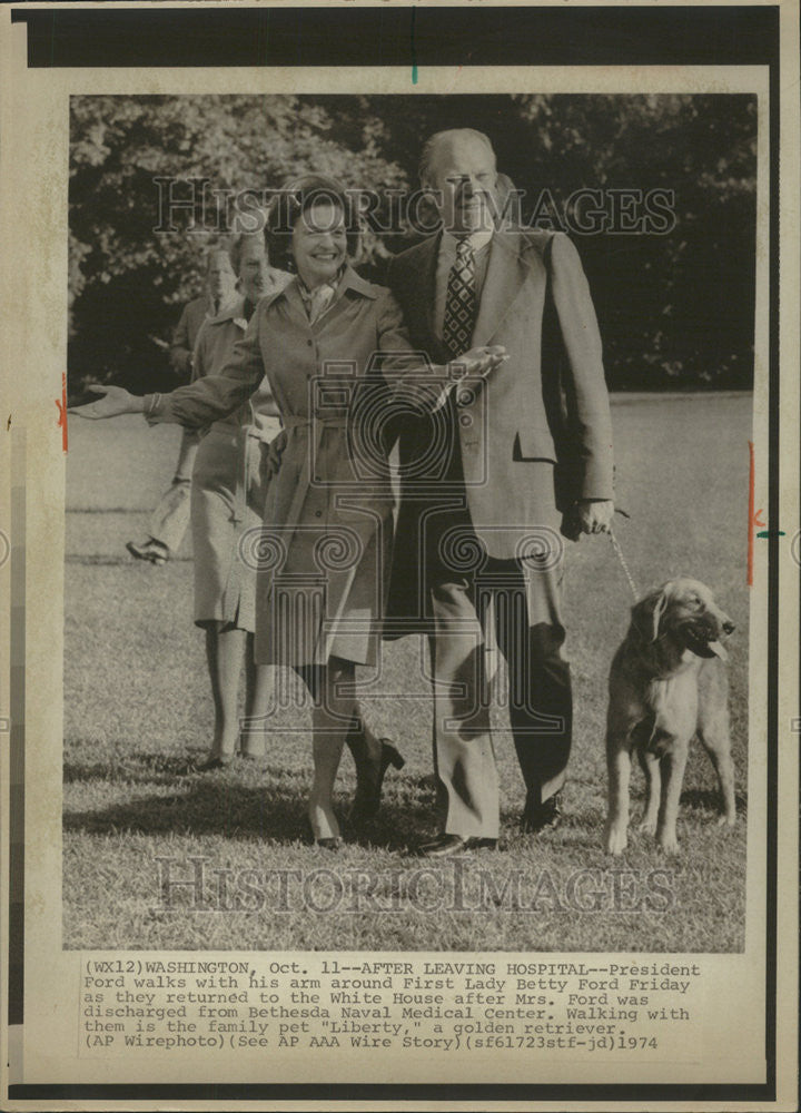 1975 Press Photo President Gerald Ford First Lady Betty - Historic Images