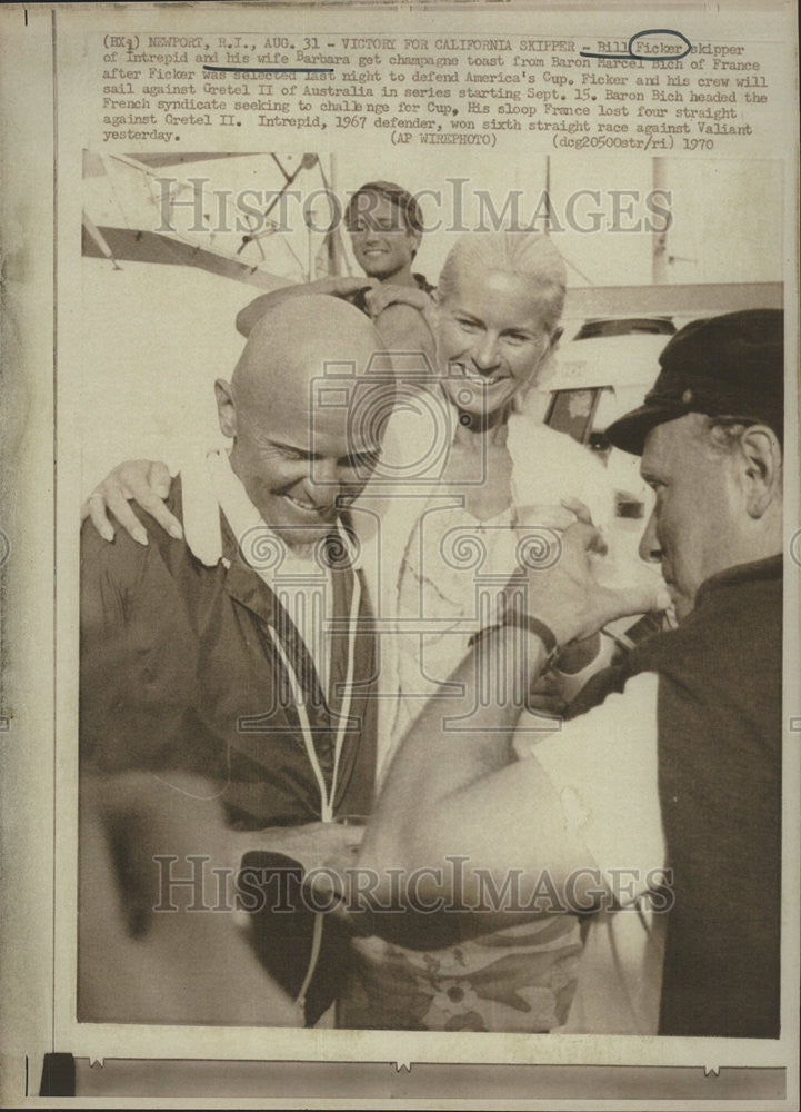 1970 Press Photo Bill Ficker Wife Barbara Baron Marcel Bich America Cup Intrepid - Historic Images