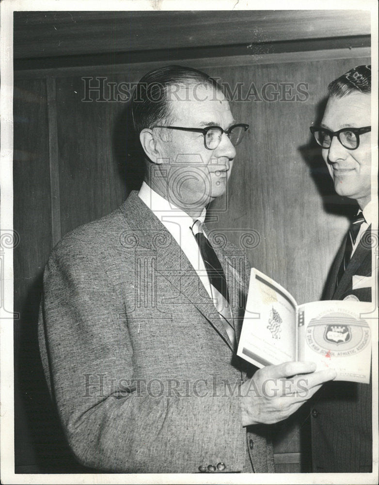 1964 Press Photo Cliff Fagan National Federation State High School Athletic - Historic Images