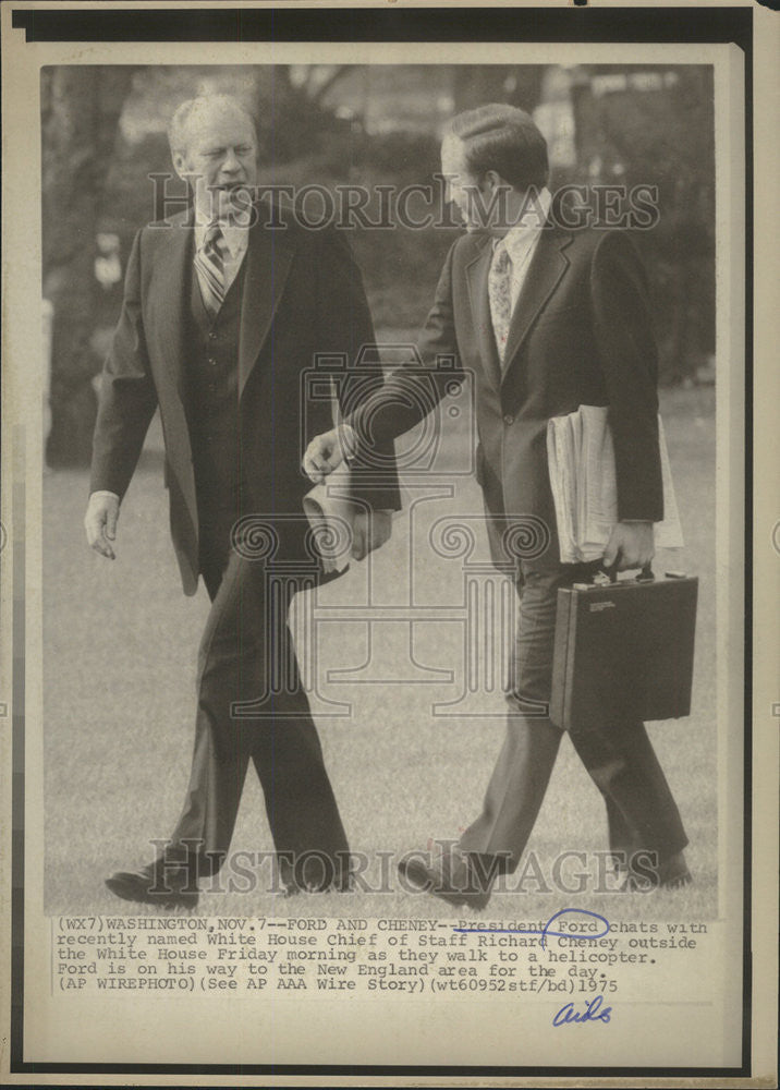 1975 Press Photo President Gerald Ford chats with Richard Cheney his new Chief - Historic Images