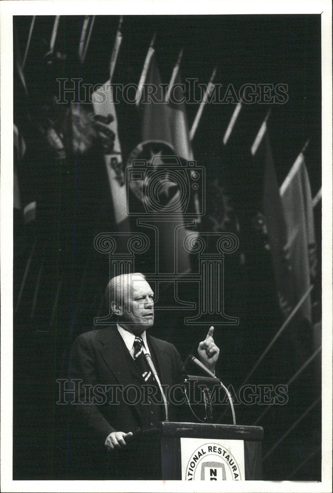 1978 Press Photo Gerald Ford addresses the National Restaurant Assoc. - Historic Images