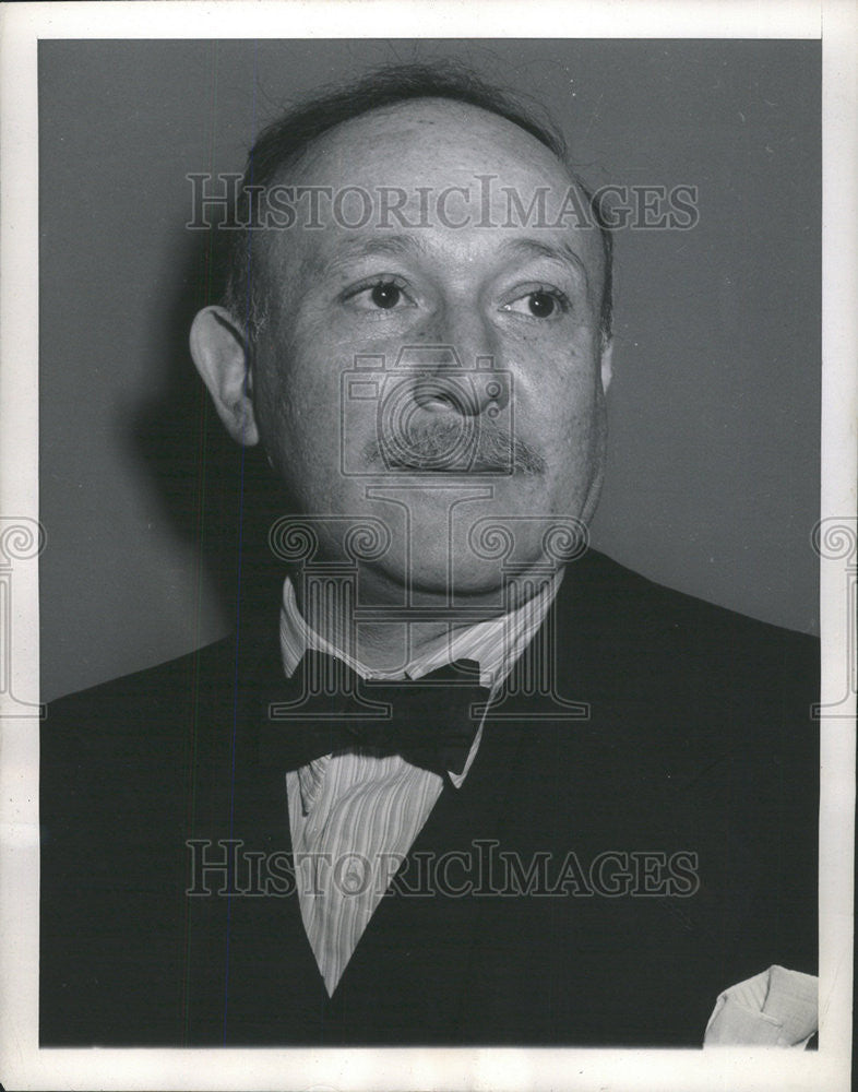 1945 Press Photo Manuel Komroff, Author, Satirist, Editor Moden Library - Historic Images