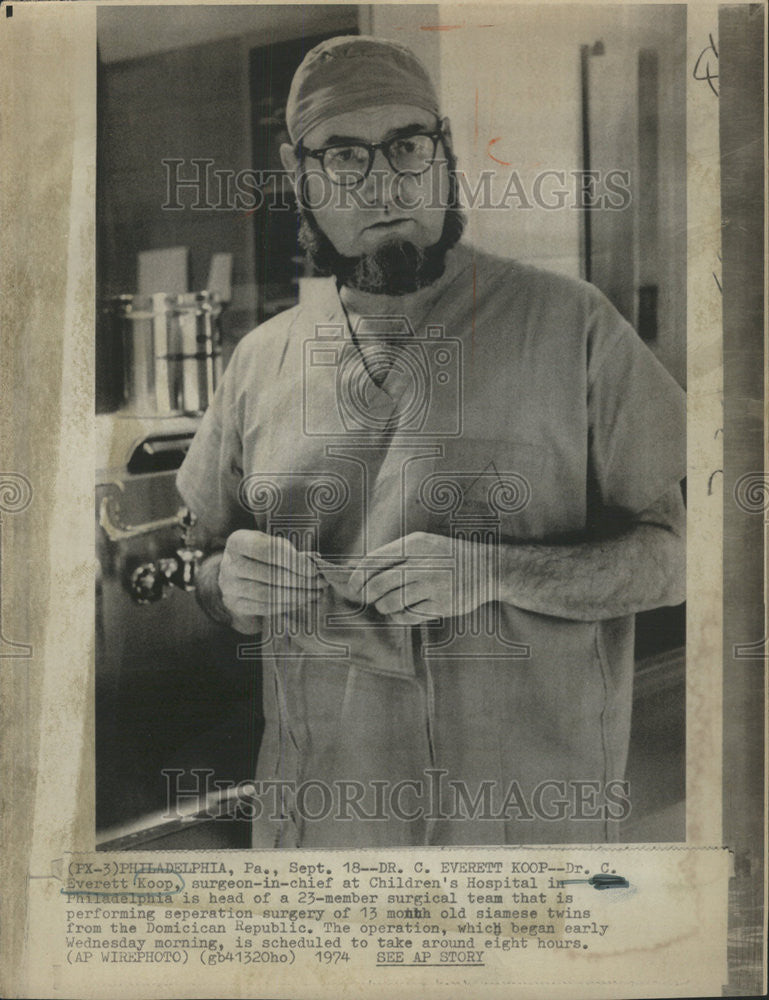 1974 Press Photo Doctor Charles Everett Koop American Pediatric Surgeon - Historic Images