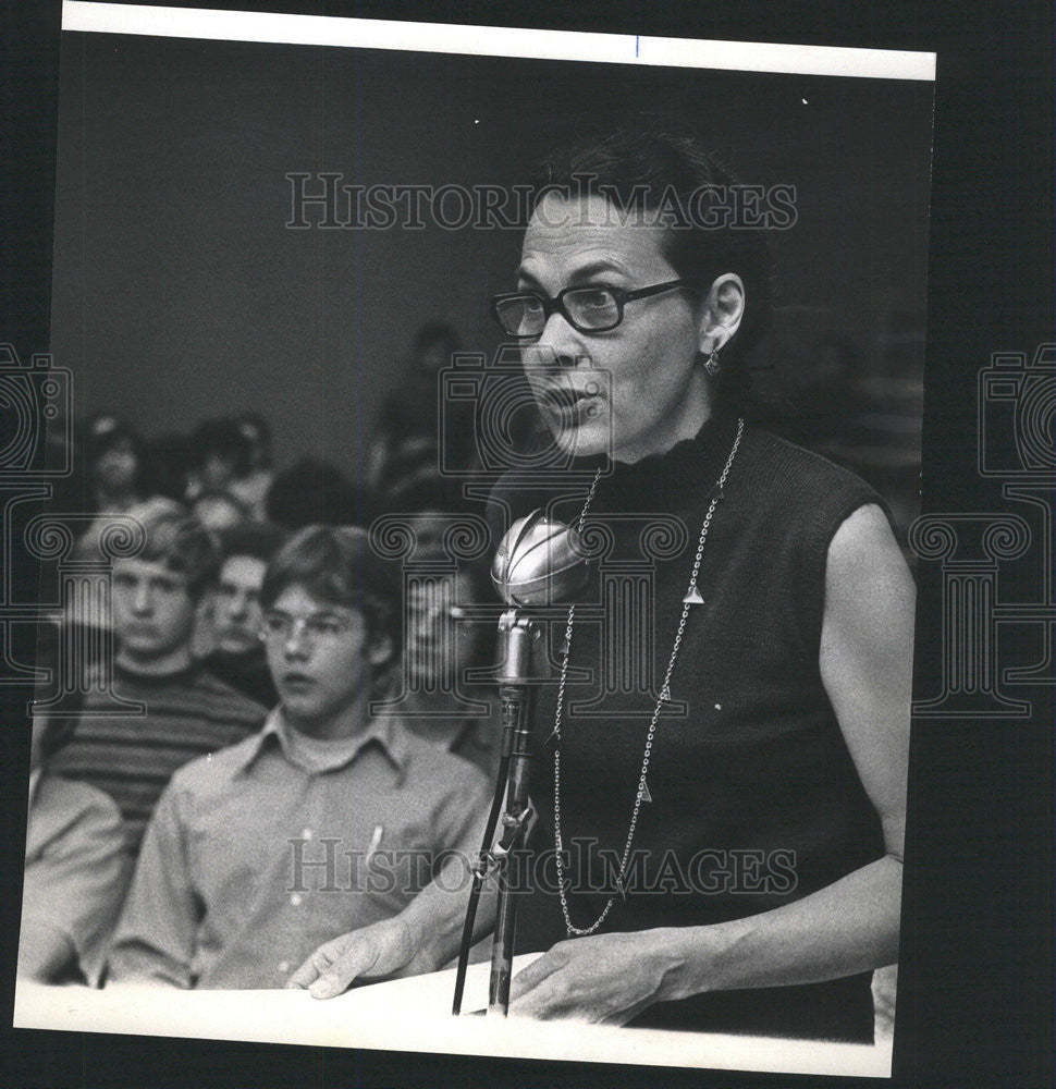 1972 Press Photo Mrs. Marion Kelliher appearing before the Concerned Citizens - Historic Images