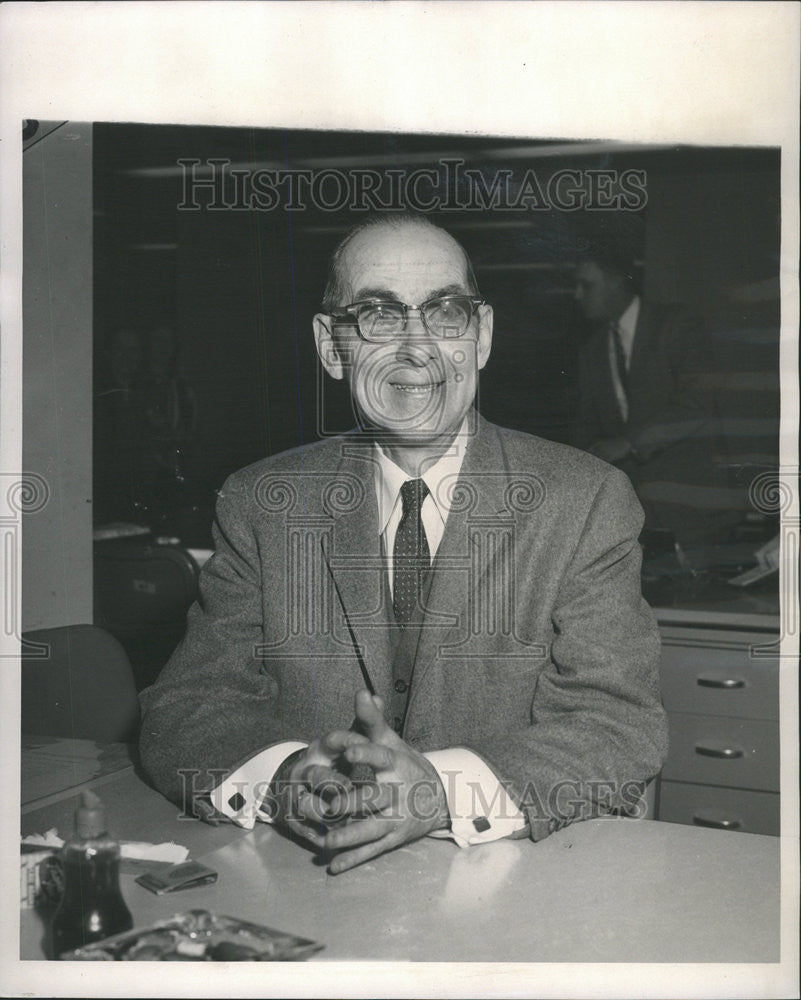 1962 Press Photo Sun-Times Assistant to Classified William A. Kelley - Historic Images