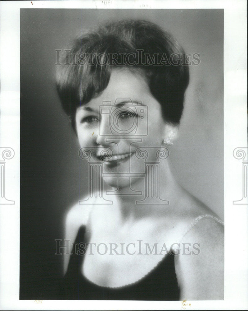 1967 Press Photo Betty Lloyd, Chicago vocalist - Historic Images