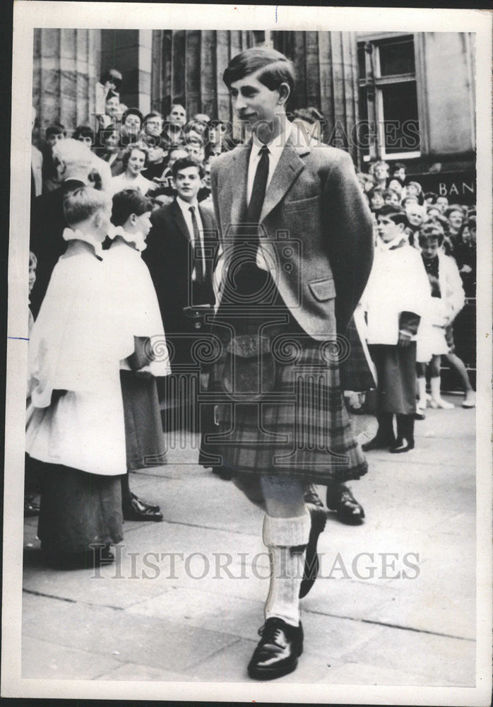 1967 Press Photo Prince Charles near Parlaiment in London - Historic Images