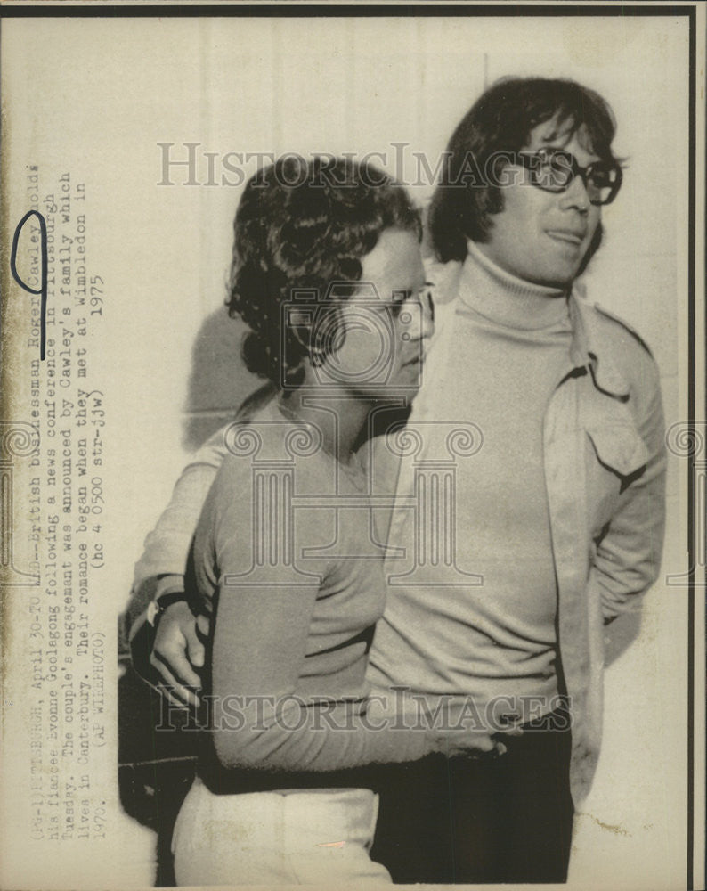 1970 Press Photo British businessman Roger Cawley with fiance Evonne Goolagong - Historic Images