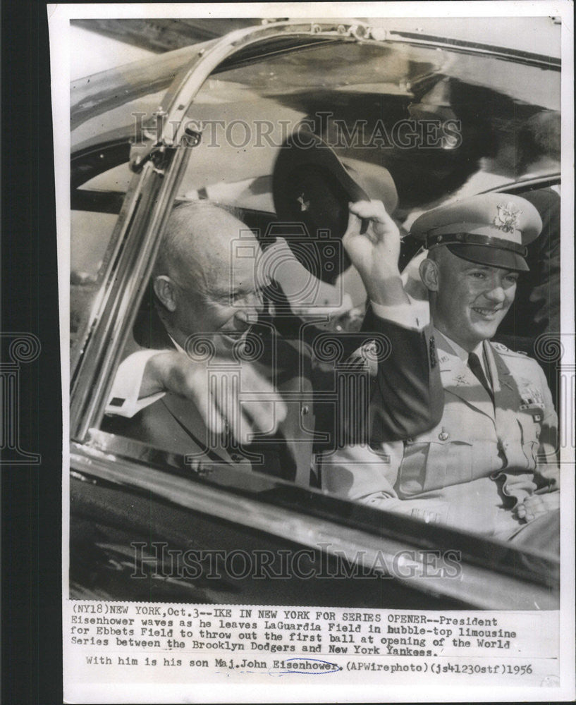 1956 Press Photo President Eisenhower at the World Series - Historic Images