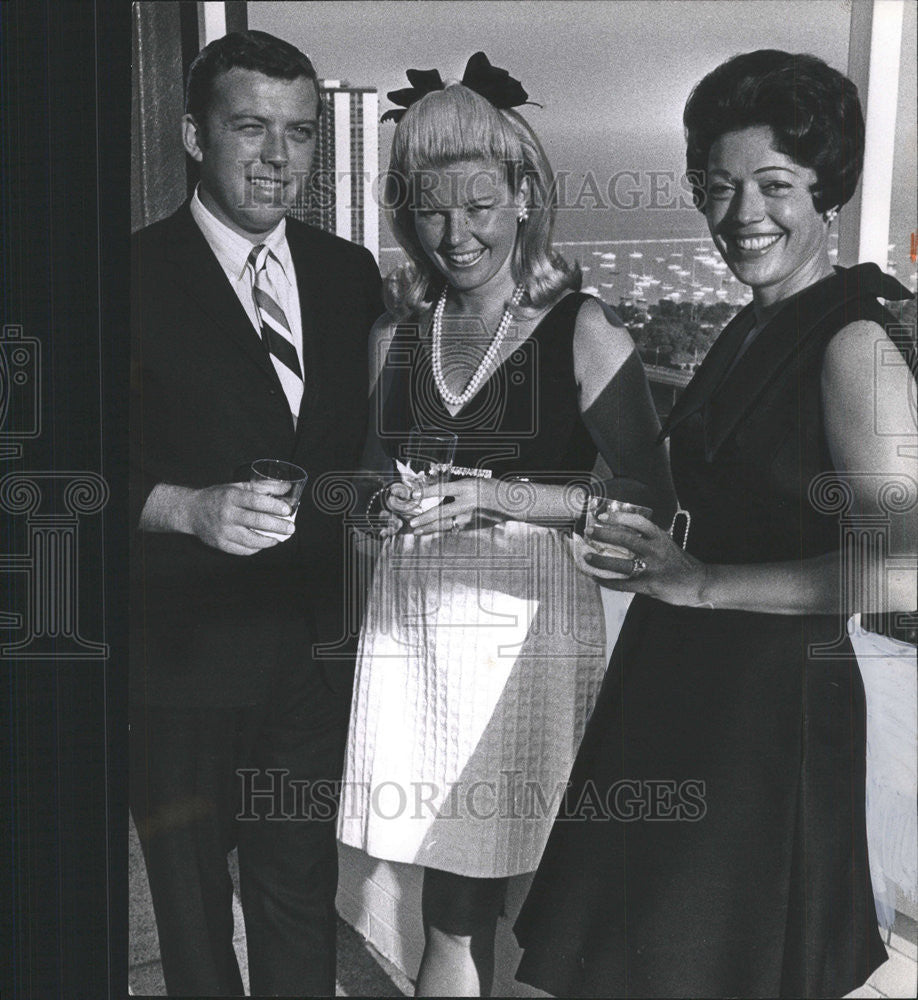 1968 Press Photo Mr. &amp; Mrs. H. Patrick Kelly, Mrs Robert P. Leroy, Service Club - Historic Images