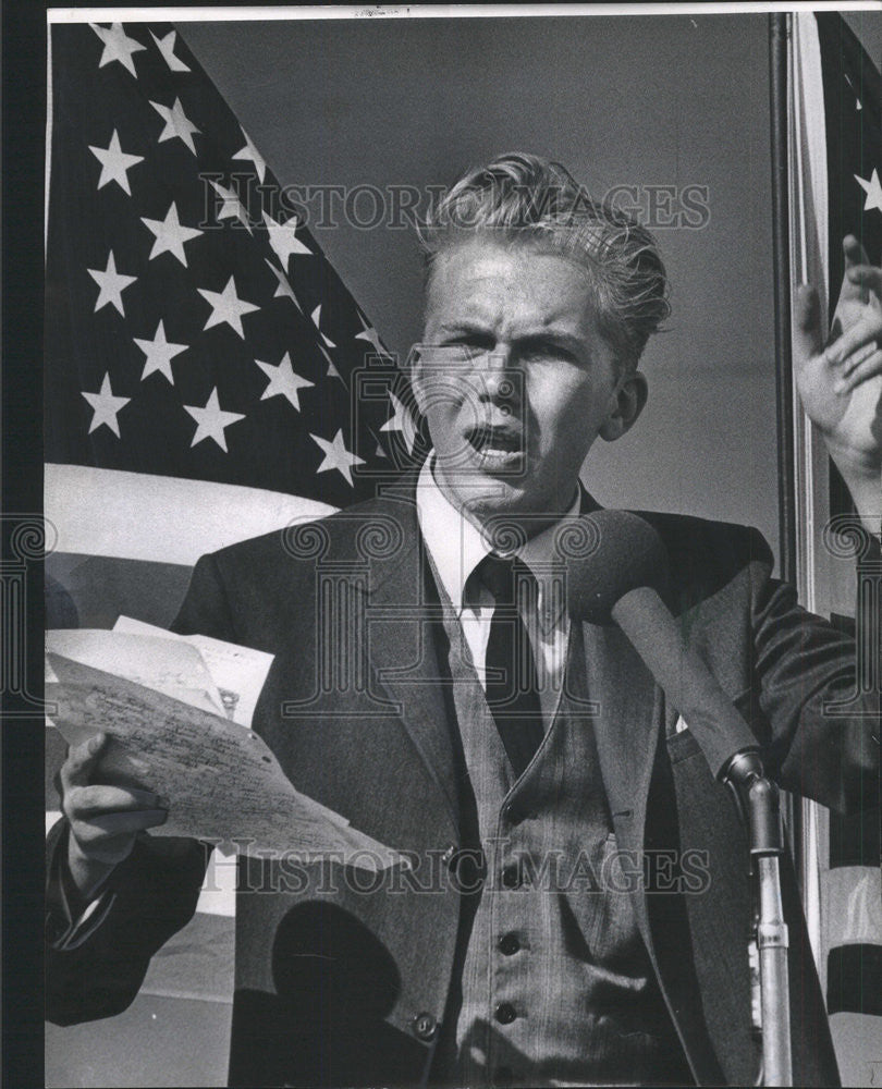 1968 Press Photo Arthur Ahrens, United Patriots International Park Rally - Historic Images