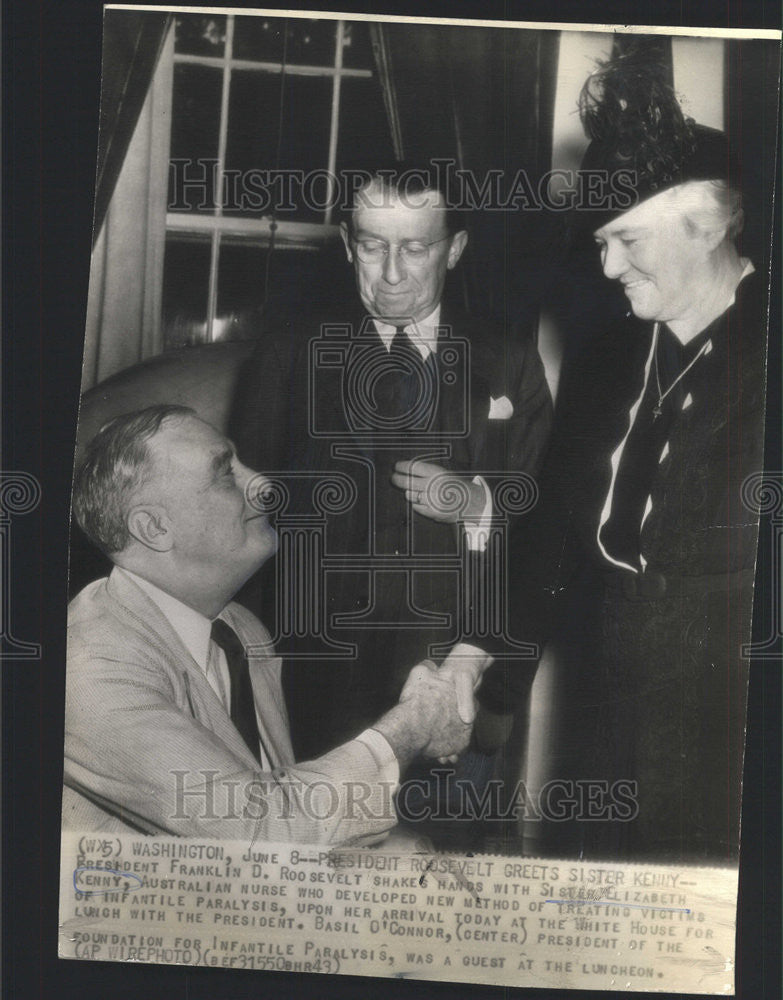 1943 Press Photo President Roosvelt shakes hand with Sis. Elizabeth Kenny - Historic Images