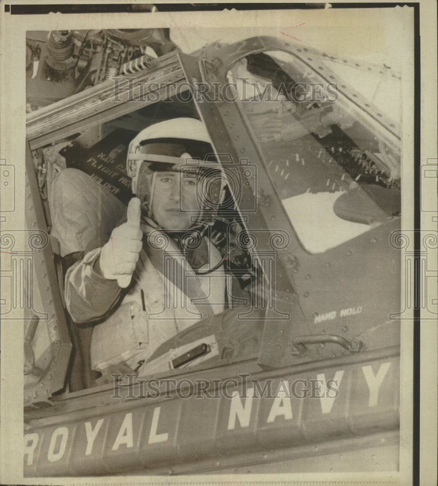 1972 Press Photo Britain Prince Charles Royal Navy Wessex Helicopter England - Historic Images