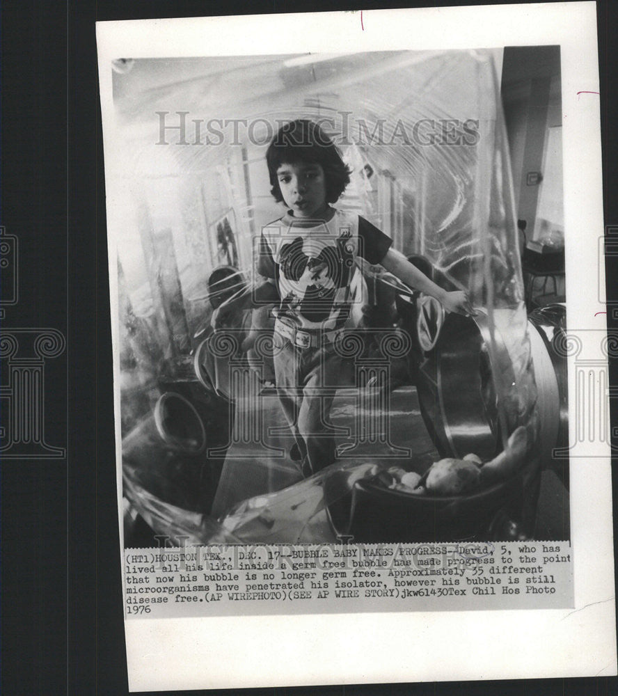 1977 Press Photo Germ Free Bubble Baby David - Historic Images