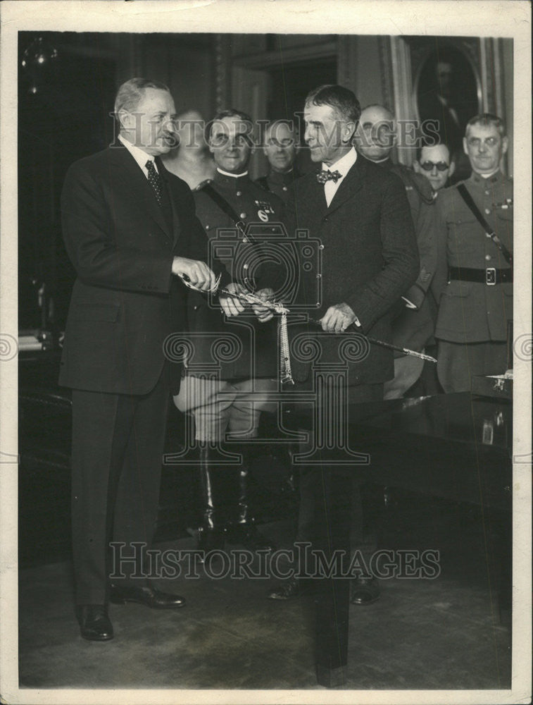 1924 Press Photo Pershing Bullard sword Party Capital Division Memorial war Vets - Historic Images