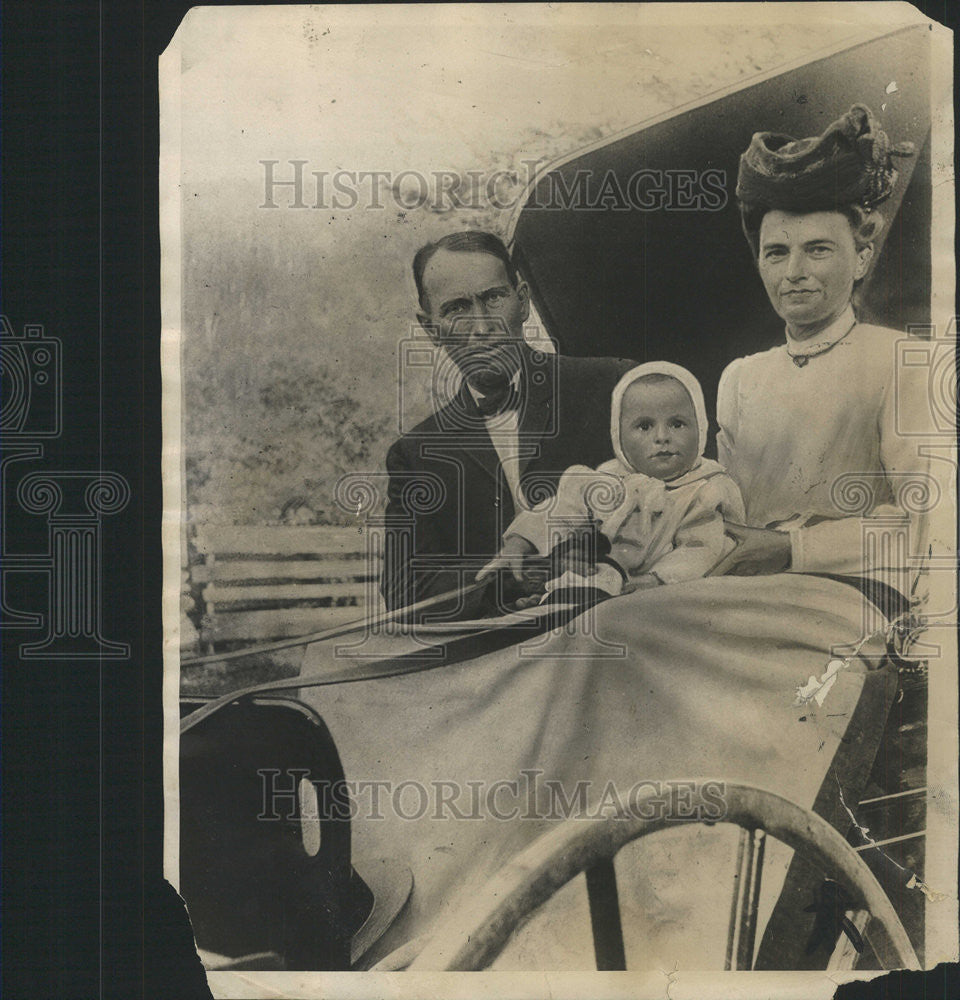 1928 Press Photo President Proud Parents Youngster Government Calvin fashion - Historic Images