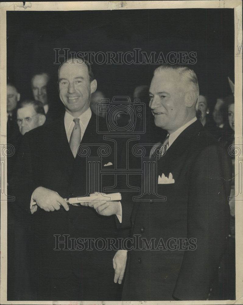 1949 Press Photo Oath Chief Justice Illinois Supreme Court Certificate Dwight - Historic Images