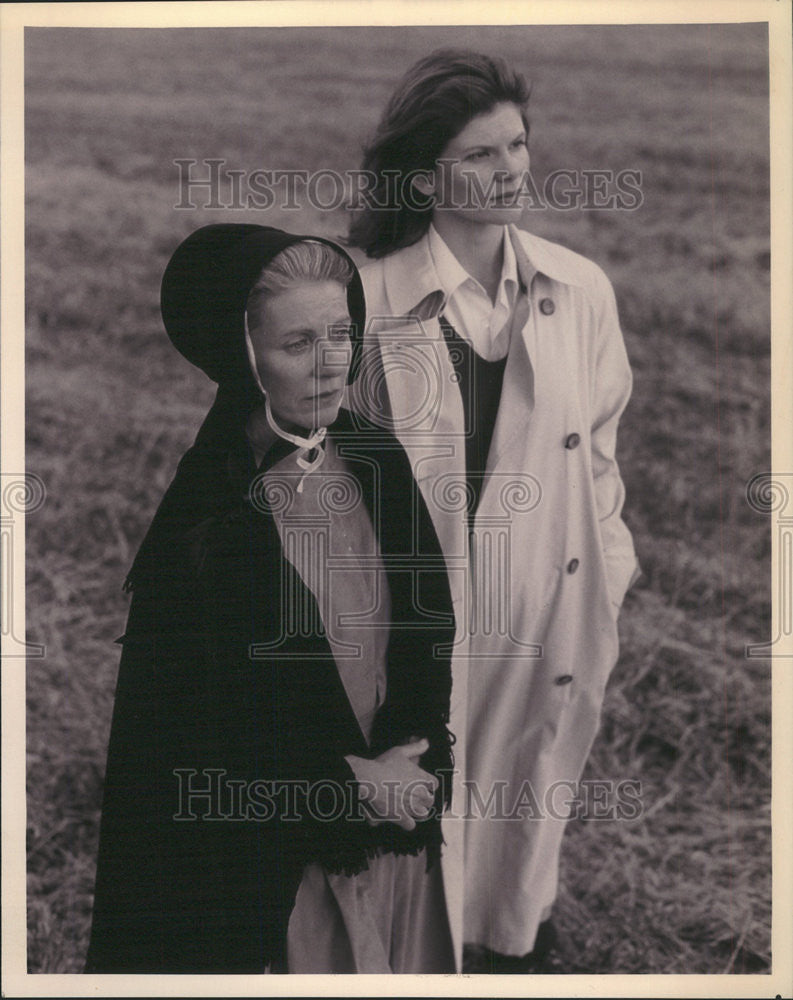 1996 Press Photo Lelita Davidovich Patty Duke Harvest Fire Amish Woman FBI - Historic Images