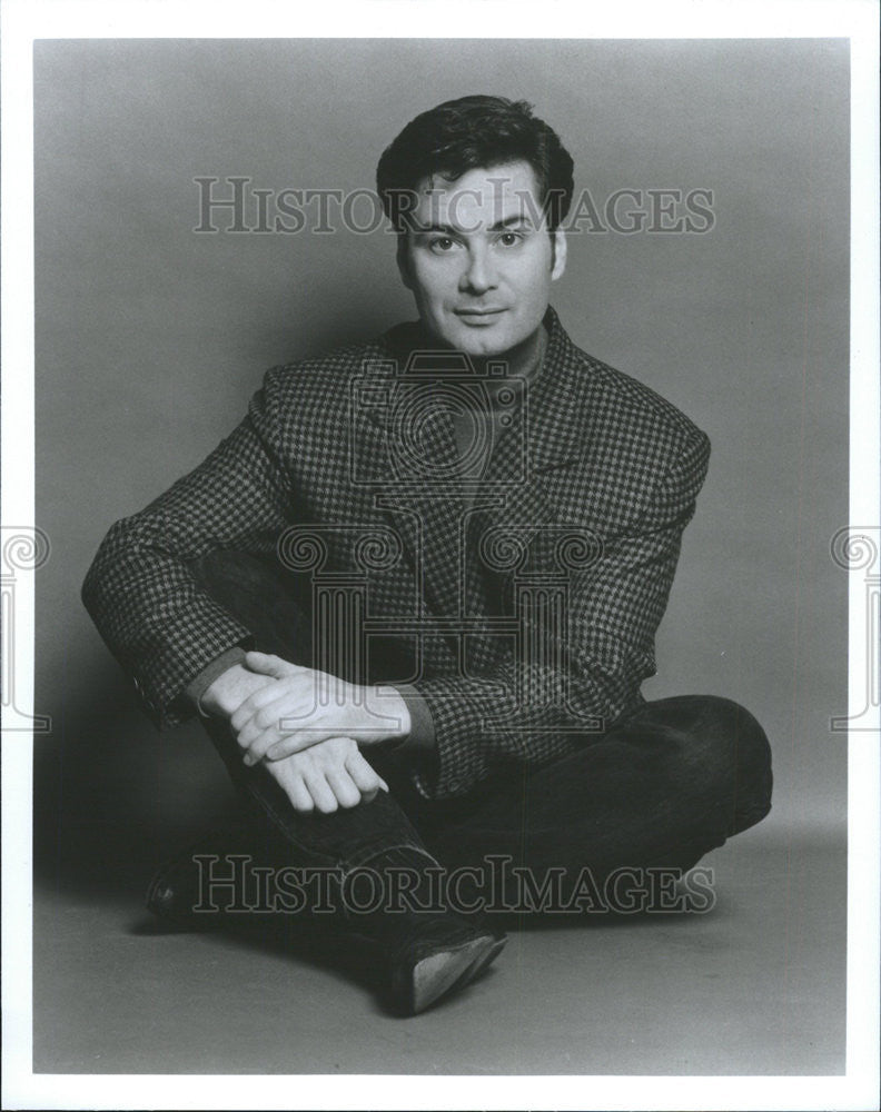 1994 Press Photo Donald Deal Council Fashion Designers America  company - Historic Images