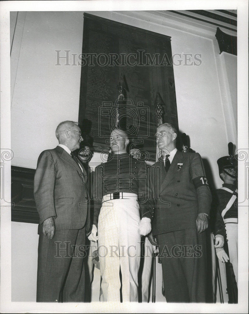 1952 Press Photo Cadet William Dean Congressional Medal West Point graduate talk - Historic Images