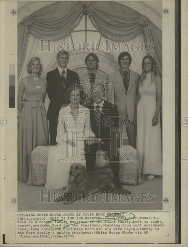 1975 Press Photo First Family Ford president Susan Steve Jack Gayle golden - Historic Images