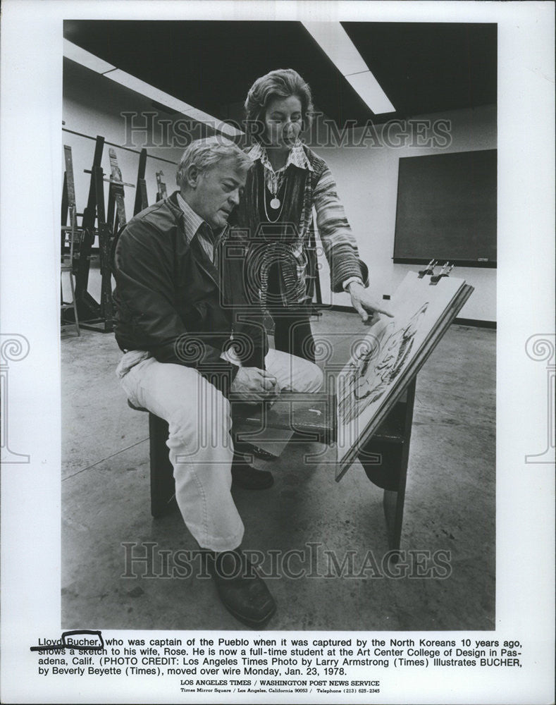 1983 Press Photo Lloyd Bucher wife Rose Pueblo North Korean sketch paint - Historic Images