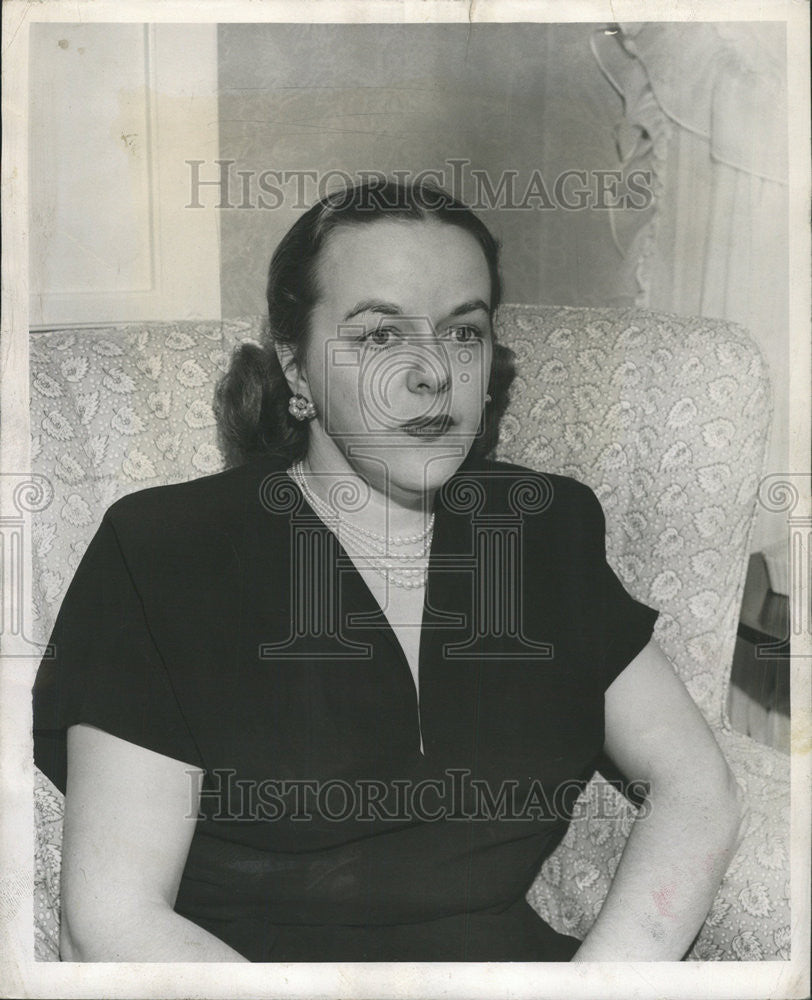 1948 Press Photo Mrs.O.G.Corns Jr., whose husband is missing. - Historic Images