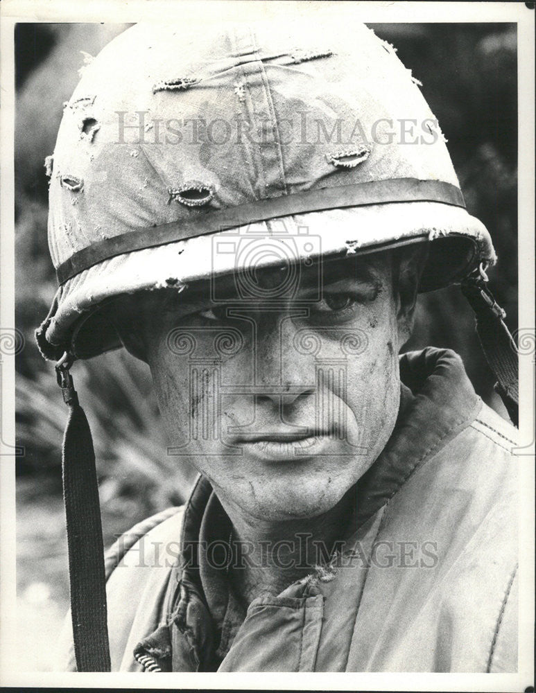 1980 Press Photo Brad Davis Marine Philip Caputo Rumor War - Historic Images