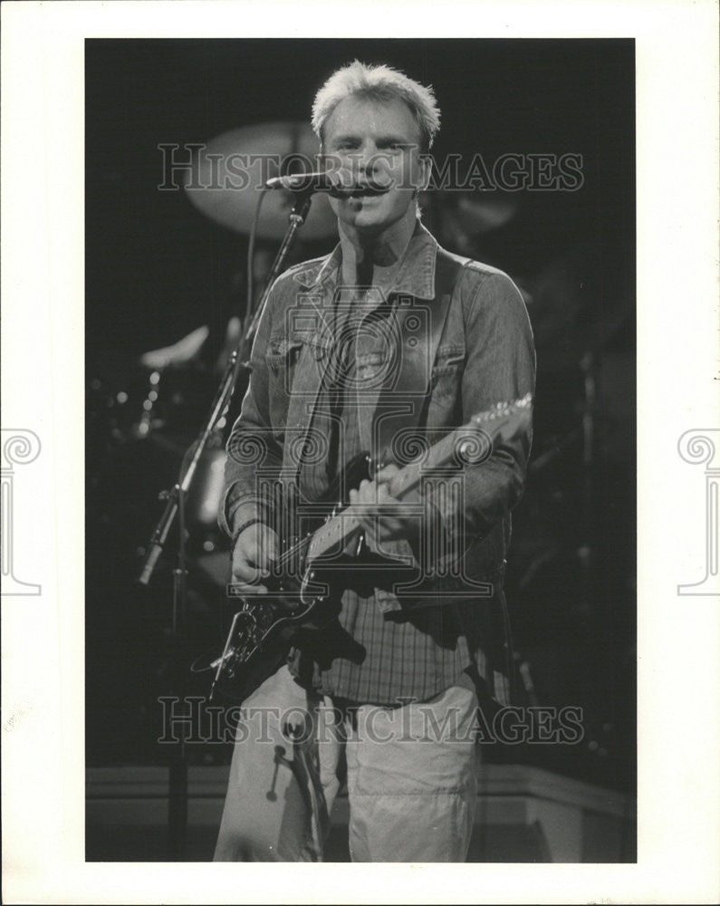 1985 Press Photo Sting band Glenn Tilbrook Squeeze loosened Musician - Historic Images