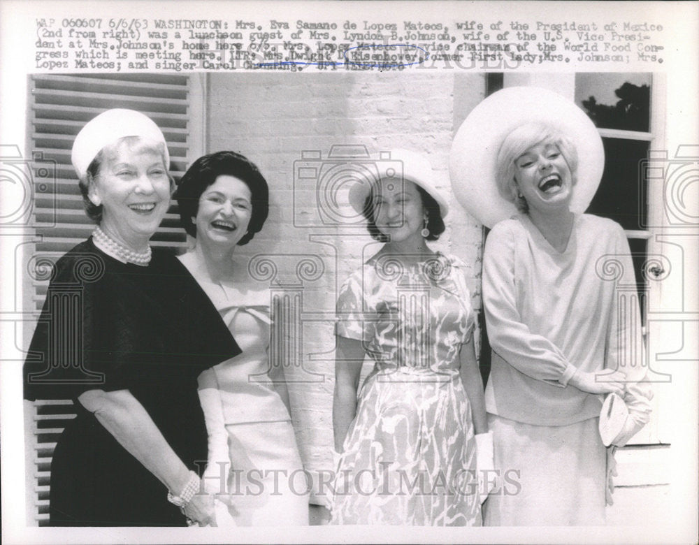 1963 Press Photo Dwight Eva Samoan De Lopez Mateo Lyndon Johnson Mexico Guest - Historic Images