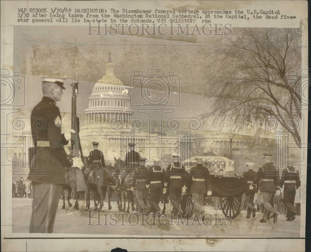 1969 Press Photo President Eisenhower funeral march as it approaches the US Capi - Historic Images