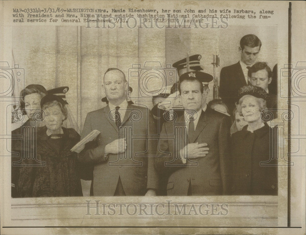 1969 Press Photo Mrs. Mamie Eisenhower son John and his wife Barbara Mrs. Nixon - Historic Images