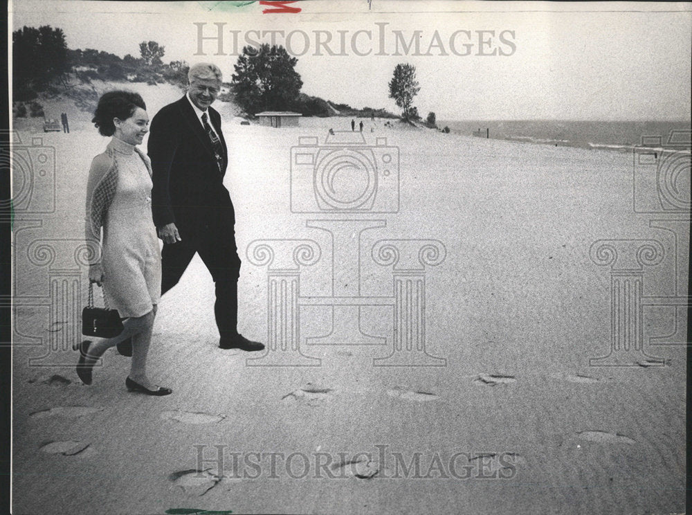 1972 Press Photo Tousled Lake Breeze Julie Nixon Eisenhower Interior Rogers - Historic Images