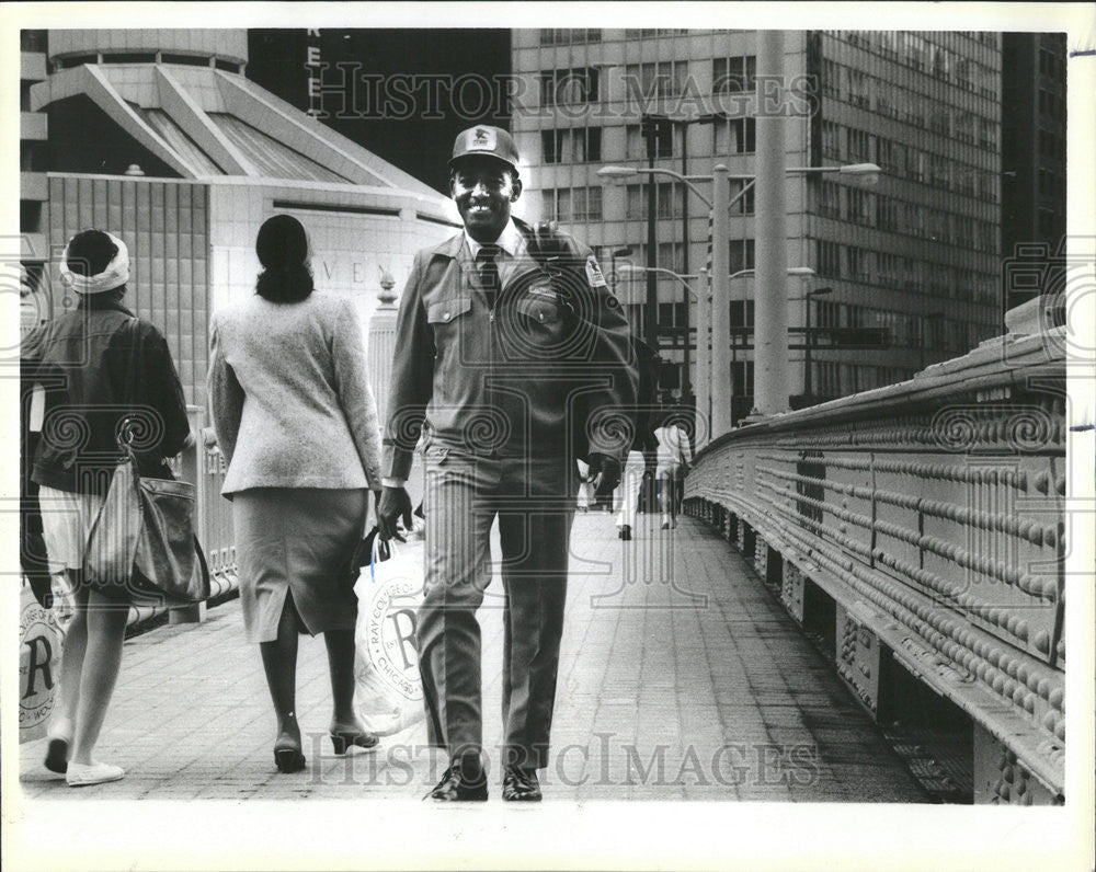 1986 Press Photo United States Chicago City Postman Monte Akers - Historic Images