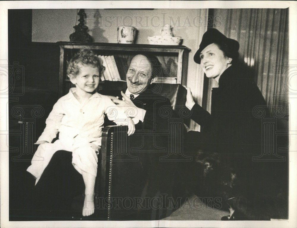 1937 Press Photo Georges Bonnet French Ambassador to US with his family. - Historic Images