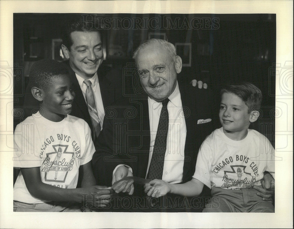 1985 Press Photo George M Eisenberg Chicago Boys Club - Historic Images