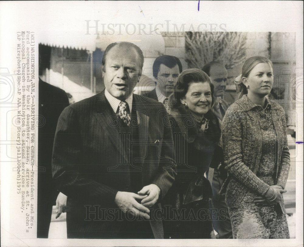 1975 Press Photo Gerald R Ford President Family - Historic Images