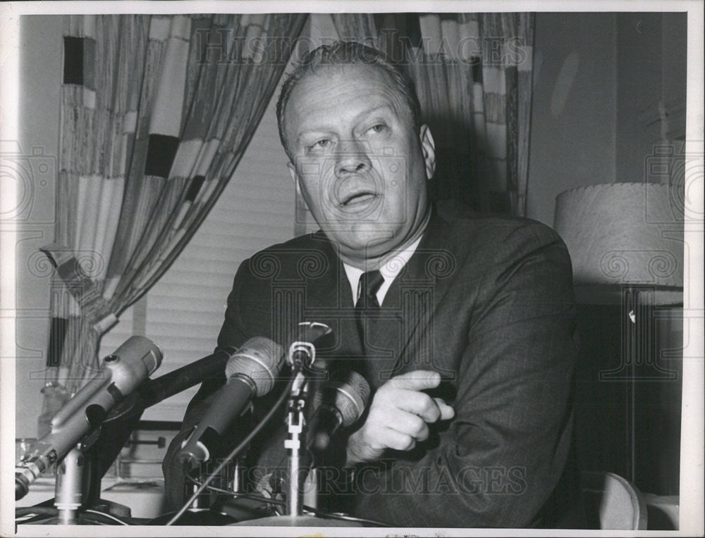 1965 Press Photo Home Minority Leader Gerald R. Ford Talks at News Conference - Historic Images
